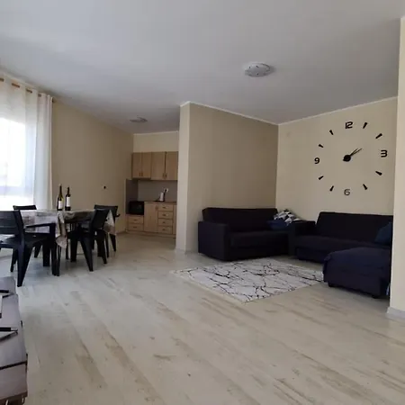 Apartamento In Qerret *