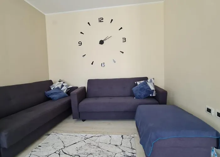 In Qerret Appartement Golem (Tirana)